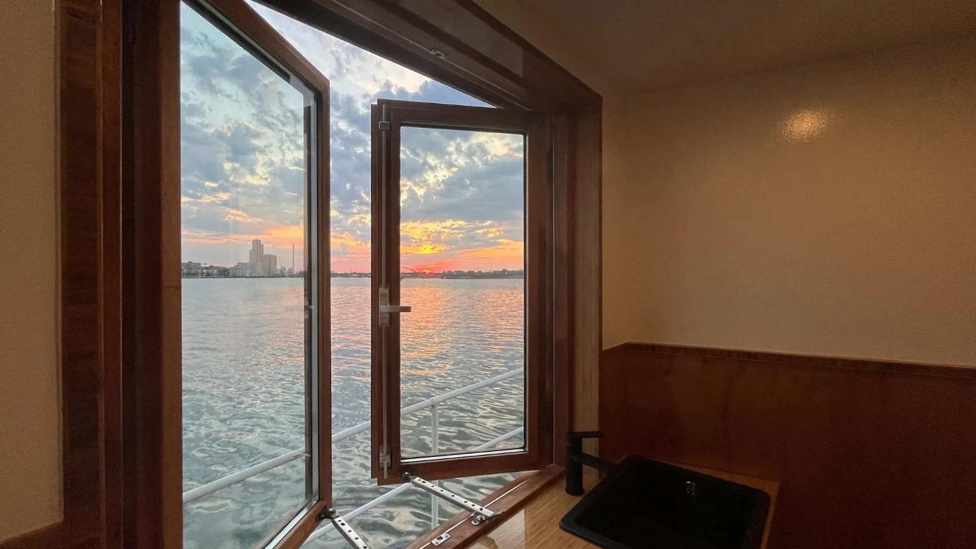 Casey'S Lake View House Boat 阿姆斯特丹 荷兰