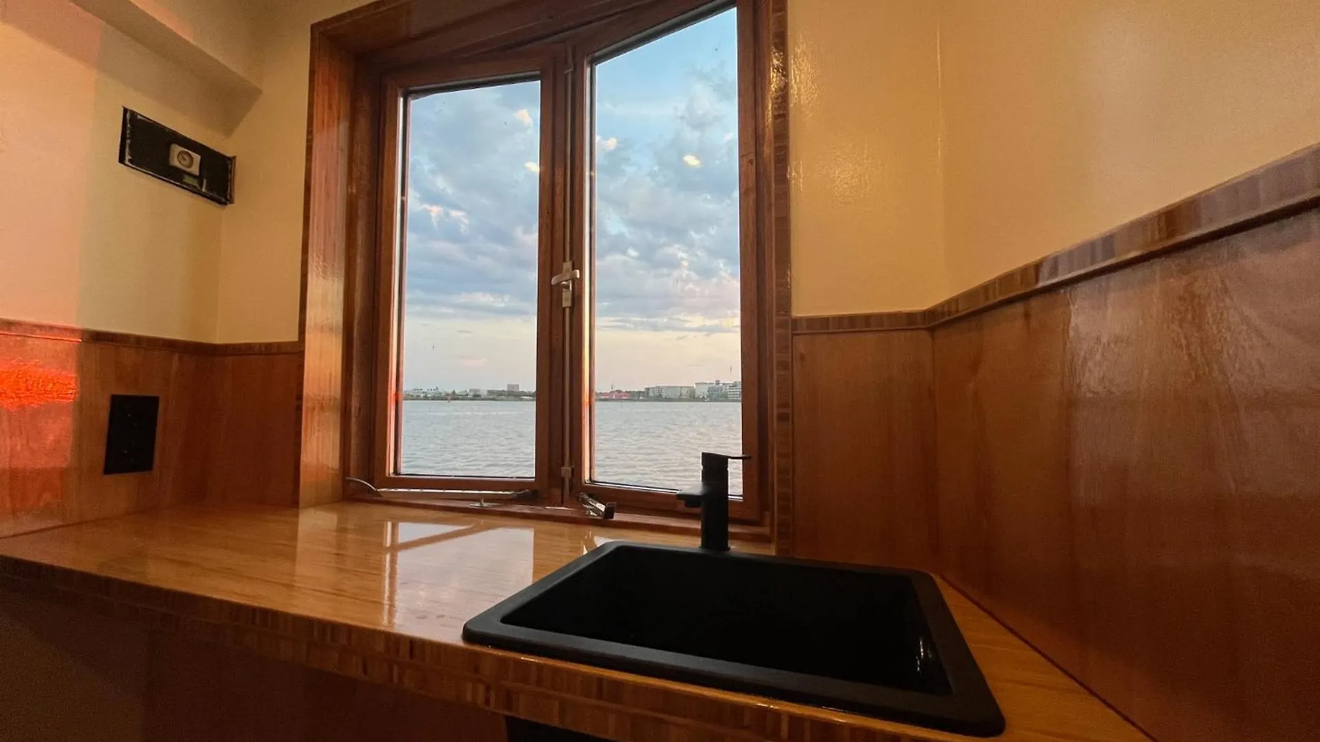 住宿加早餐酒店 Casey'S Lake View House Boat 阿姆斯特丹